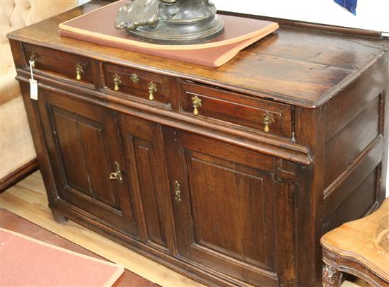 An 18th century oak dresser base W.123cm